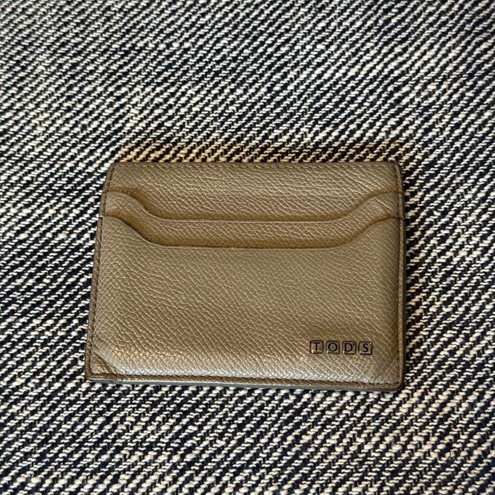 Pre Loved Tod's Grey Leather Card Holder